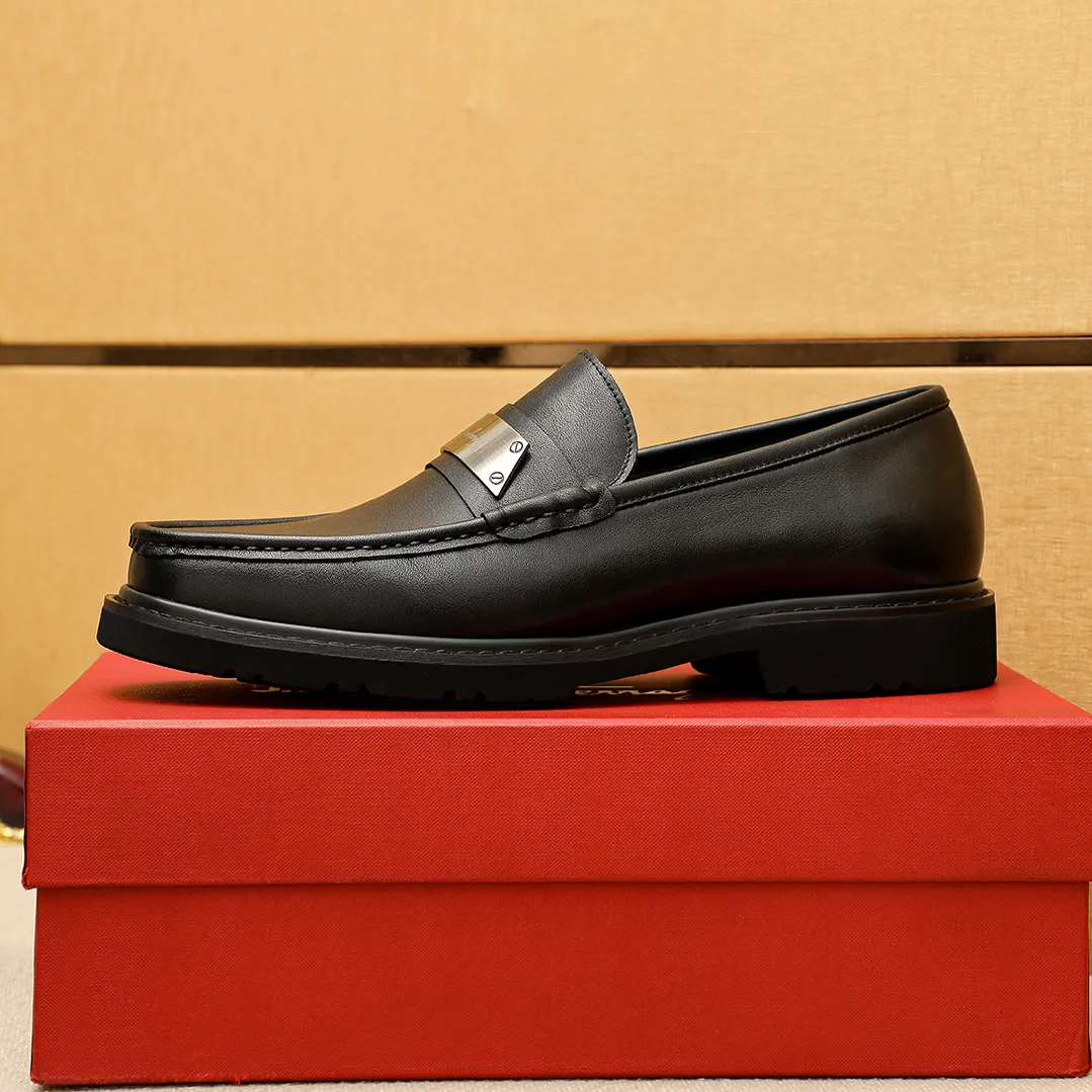 Men's shoes 💰520 💐 Product trademark: Ferragamo "Ferragamo" casual leather shoes Regular size: 38-44 (45.46🉑️customized) Product materials: Selected imported first-layer calfskin upper + original hardware buckle, imported water-dyed cow leather lining. Strong three-dimensional visual effect, original outsole color: 1⃣️color optional